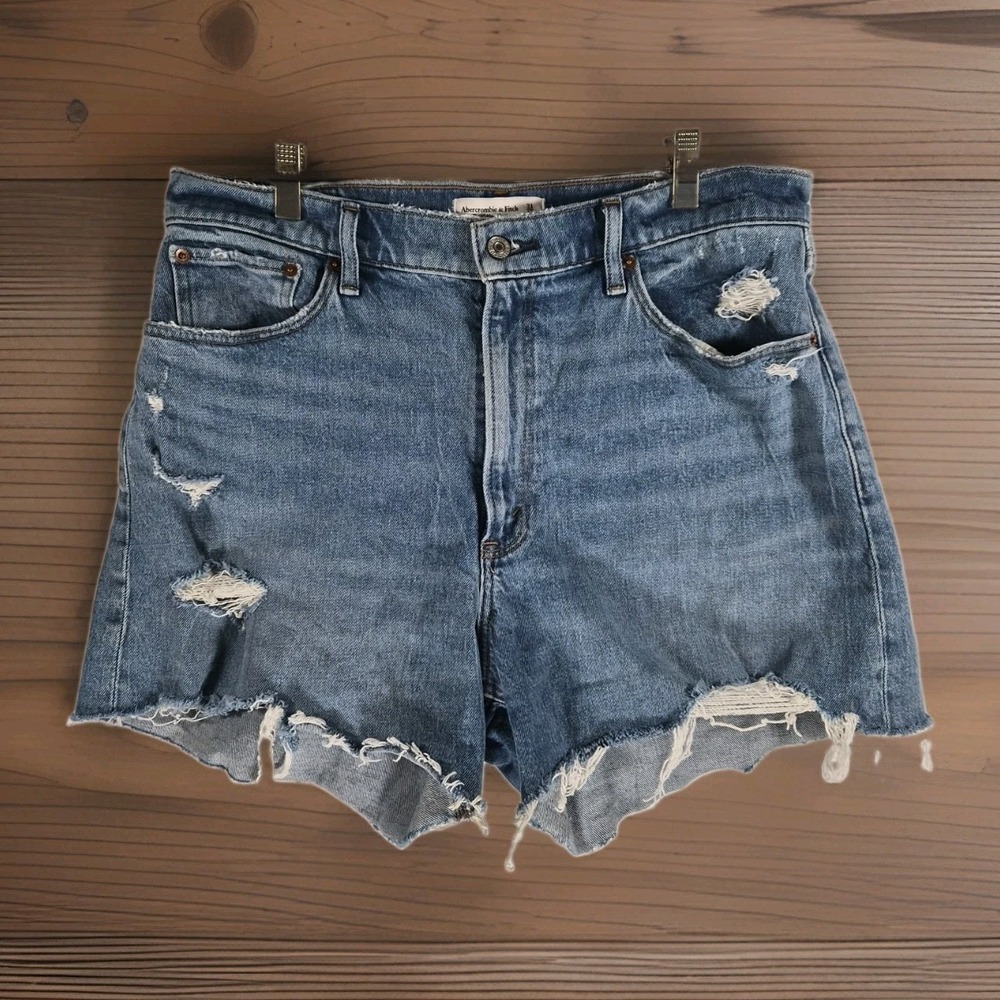 Abercrombie & Fitch Curve Love High Rise Mom Shorts Distressed 31/12
